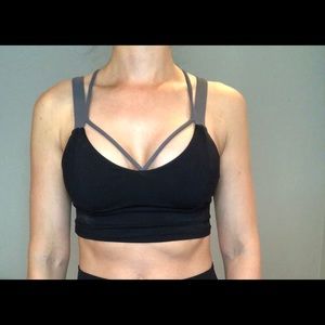 Lululemon bra size 4